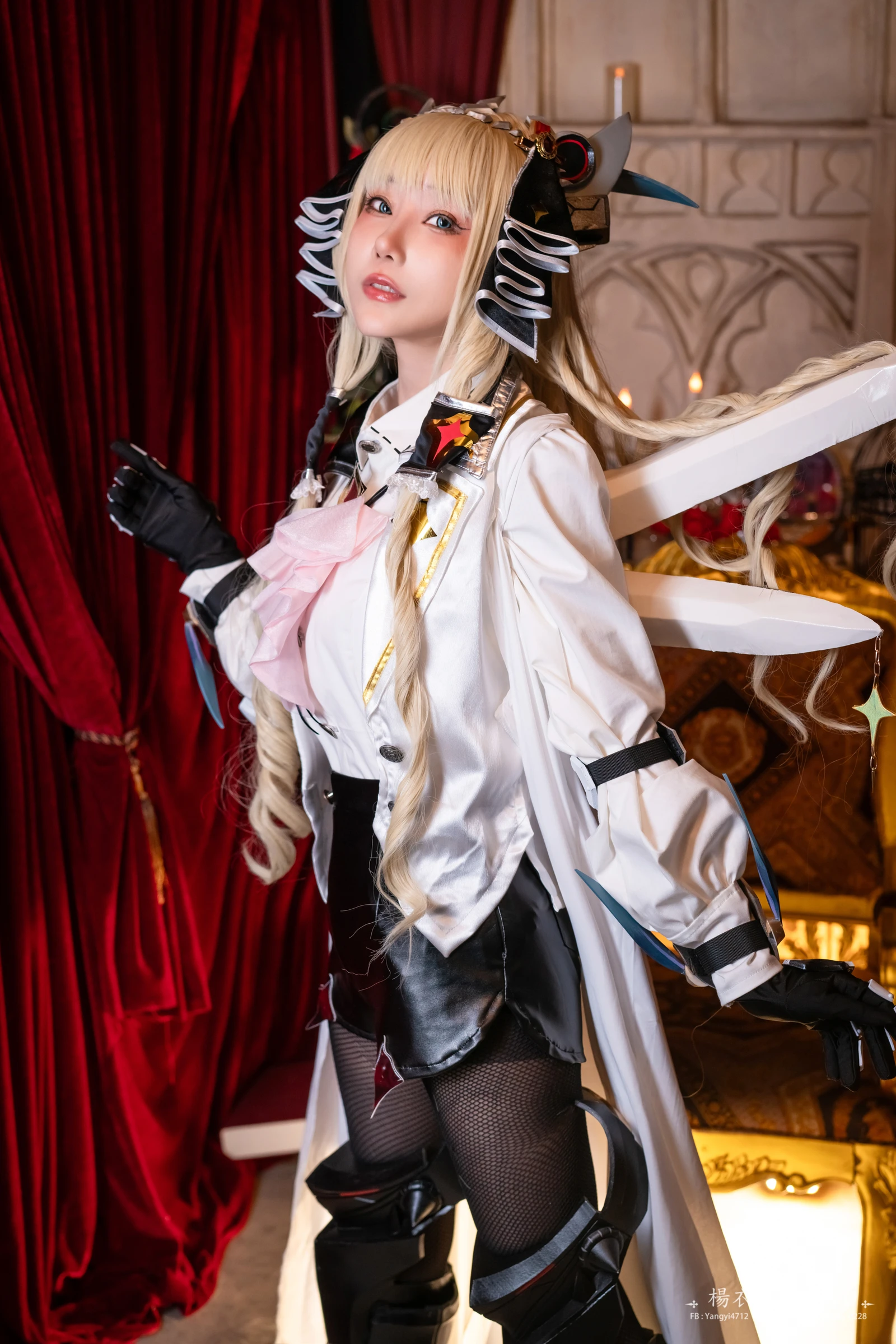 Crown美女动漫博主性感Cosplay写真楊衣Yangyi